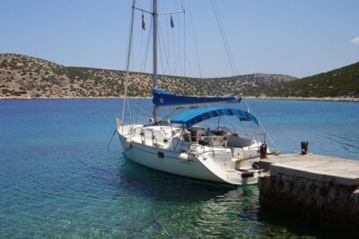 Single day Sail boat cruise with swimming, snorkeling, drinks and lunch - Lunch and drinks on board: why it’s more than convenience
