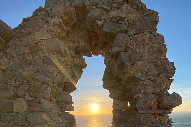 Small Group Hiking Sunset in Monolithos - Quick hits you’ll feel during the hike