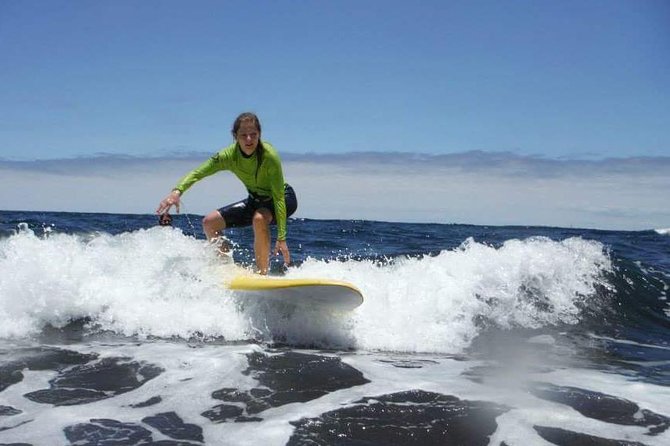 Small-Group Surf Lessons in Gran Canaria - The morning game plan: briefing, video theory, and beach simulation