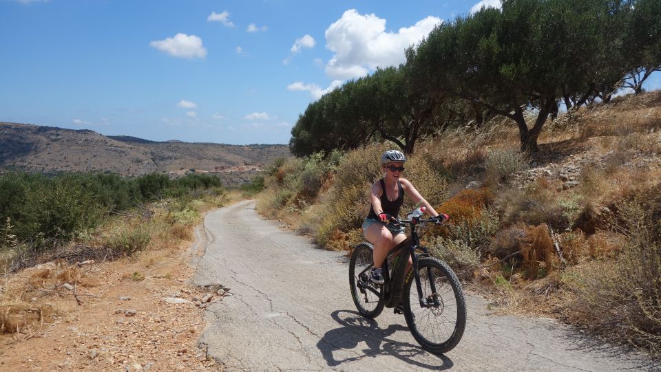 Small Villages and Cretan Nature. E-Bike tour - Key points before you pedal