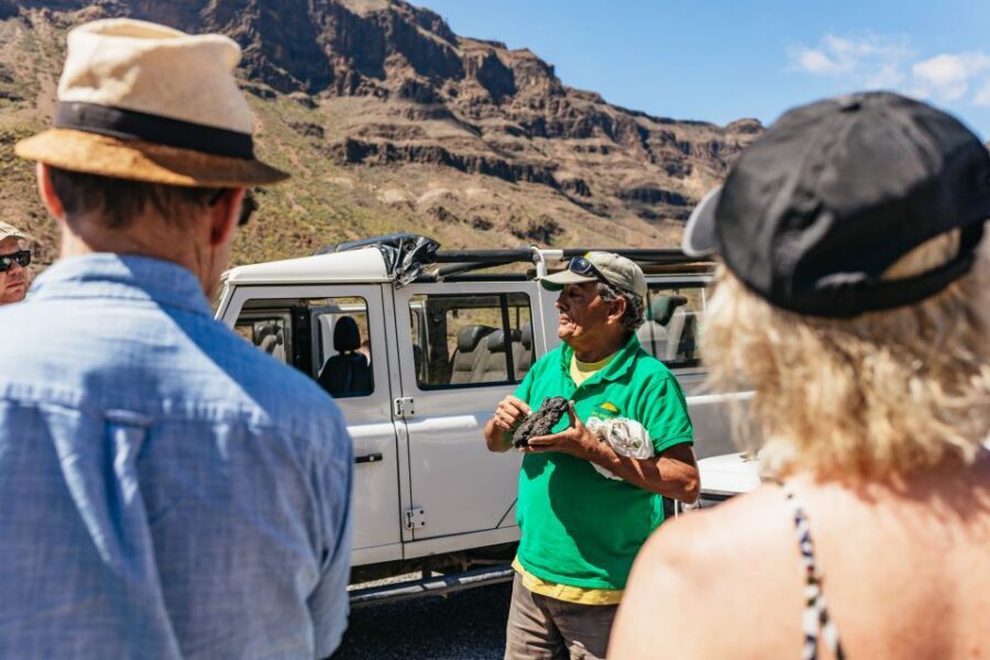 South Gran Canaria: Off-Road Valleys & Villages Jeep Tour - San Bartolomé de Tirajana: Coffee Break Plus a Historic Church