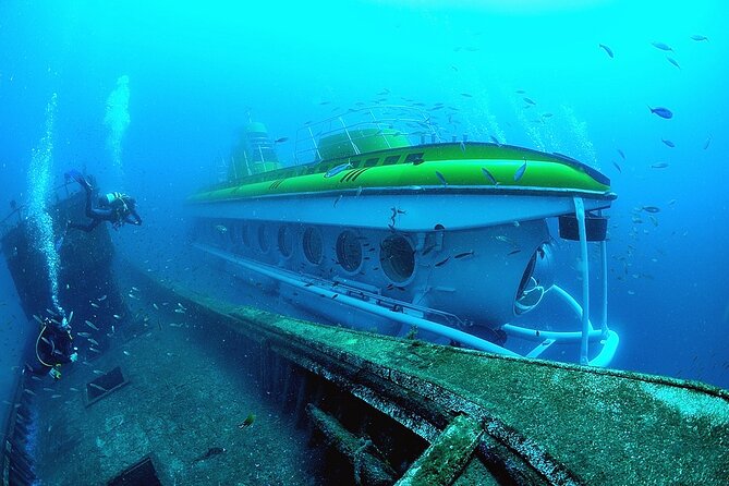 Submarine tour Tenerife: a 1 hour underwater experience - Entering the submarine: what your first hour really feels like