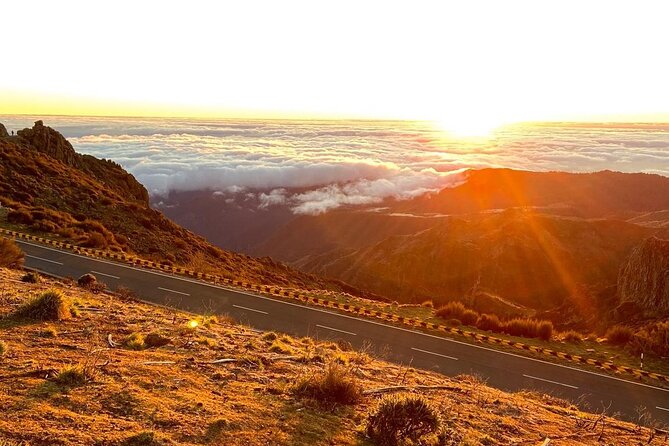 Sunrise Transfer To Pico Do Arieiro, Hike To Pico Ruivo & Return From Teixeira - Weather and route changes: how to handle a morning that won’t behave