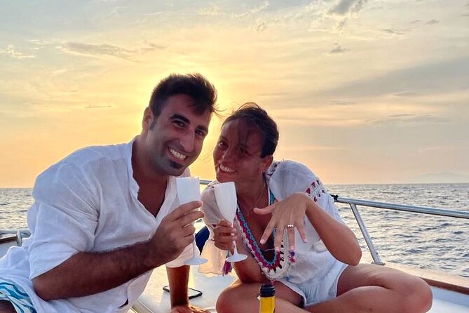 Sunset & Aperitif Boat tour - Price for up to 4 people and what it really adds up to