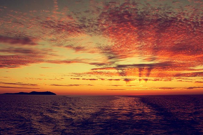 Sunset Beach Hopping Cruise, Cala Comte and Cala Bassa, SUP and snorkelling - Getting to Float Your Boat in San Antonio (transport isn’t included)
