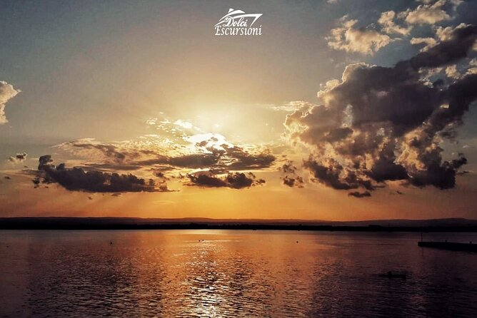 Sunset boat tour with aperitif and swimming break - How this 5:00 pm sunset cruise fits a Syracuse evening