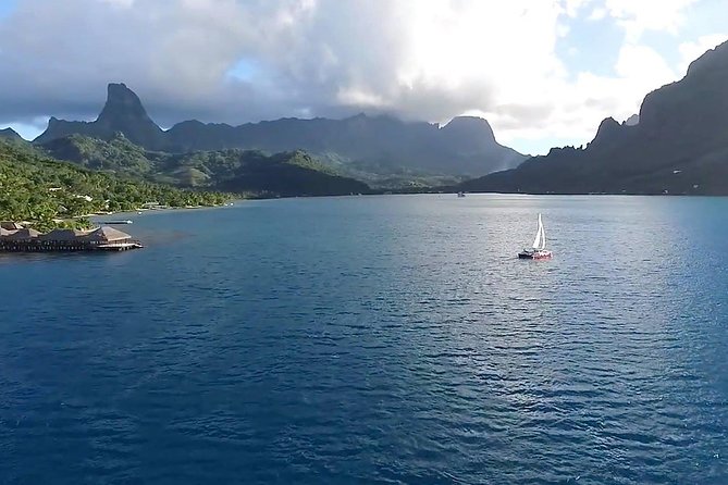 Sunset Cruise : Moorea Sailing on a Catamaran named Taboo - The sunset itself: when clouds win, you still get value
