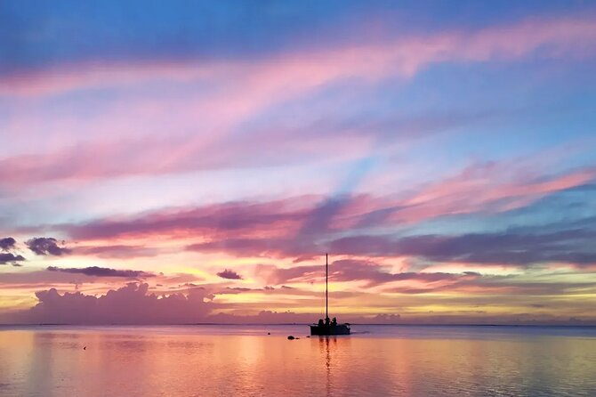 Sunset sailing - Sunset Sailing Moments: Snacks, Cocktail, and the Changing Light