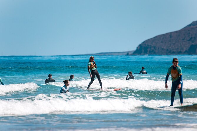 Surf Lesson for Beginners in Famara: Introduction in Surfing - Who should book this lesson (and who should think twice)