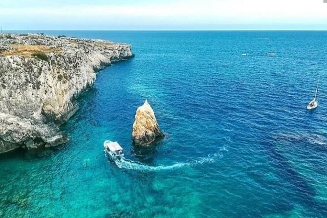 Syracuse Boat Excursion with Snorkeling to the Sea Caves - Stop 1: Isola di Ortigia and the Swim Under the Castle