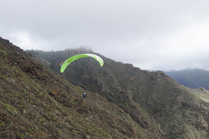 Tandem paragliding in Tenerife - Gear and Comfort: Harness, Helmet, and Getting Set