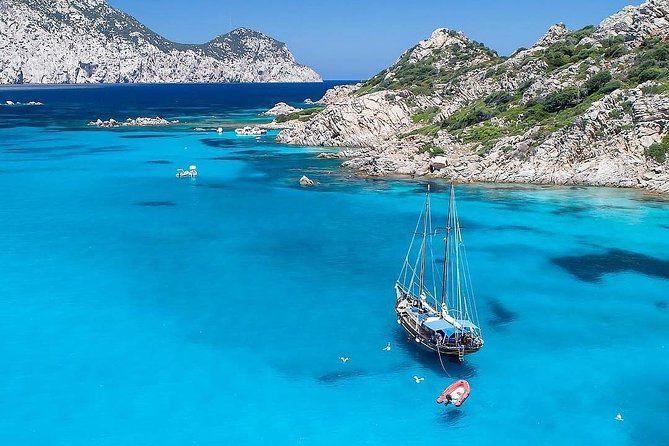 Tavolara Boat Tour and Snorkeling - The “shades of blue” part: Capo Cesareo to Tavolara