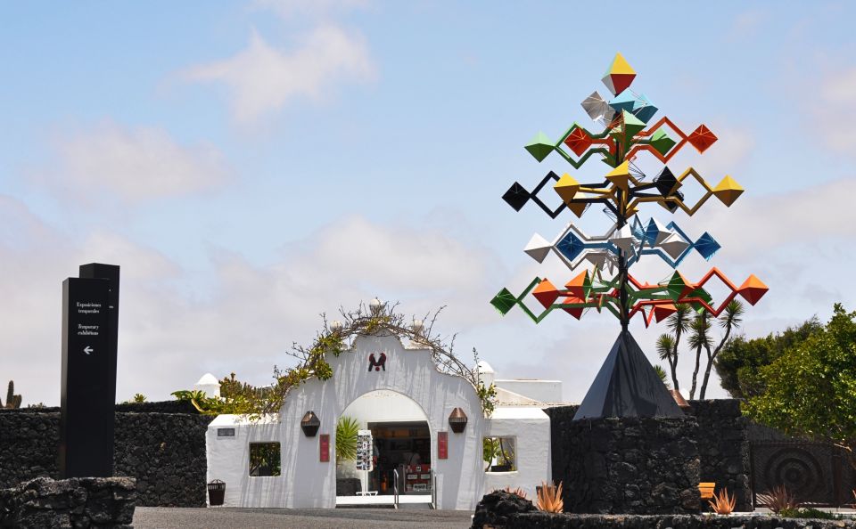 Teguise: Market and César Manrique Foundation Tour - Key things to know before you go