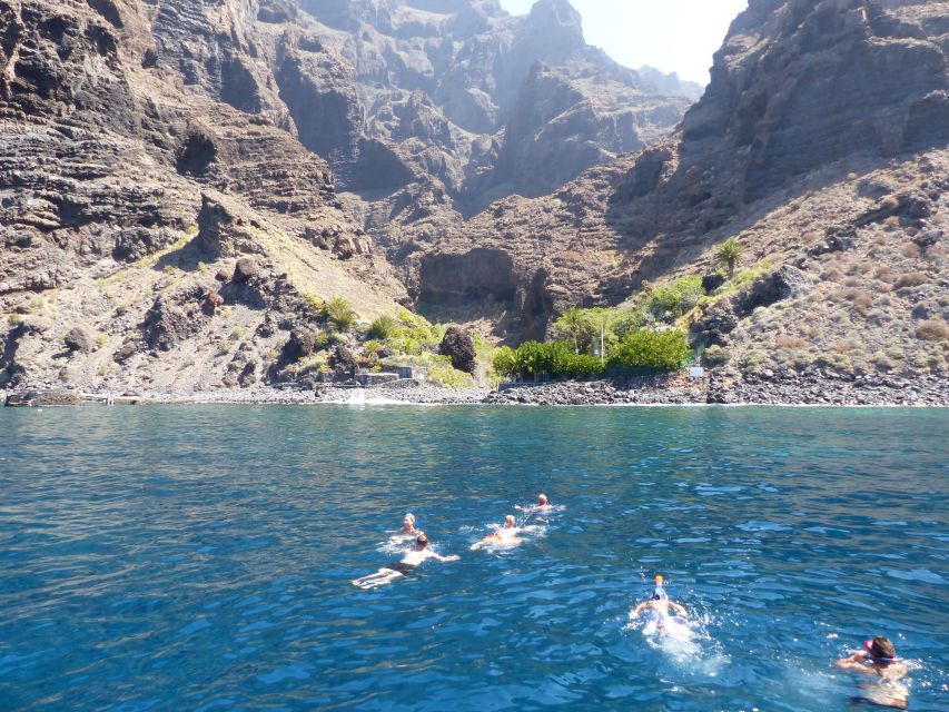 Tenerife: Los Gigantes Whale Watching Cruise by Sail Boat - Crew vibes on a small boat: David, Eileen, and Jamie/Jaime