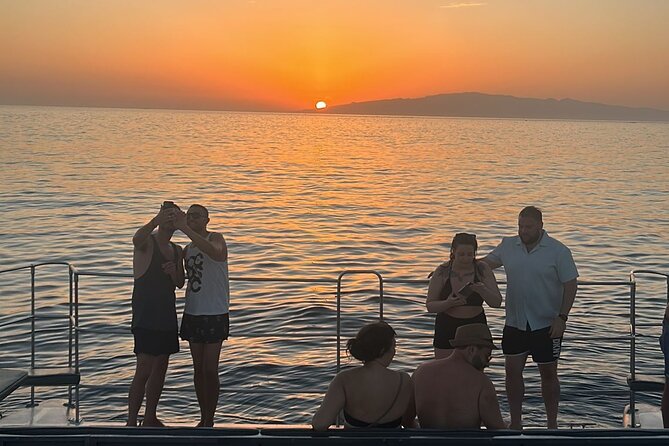 Tenerife Sunset Catamaran tour with transfer - Food and Drinks included. - Comfort Tips for Motion and Spray (So You Can Enjoy It)