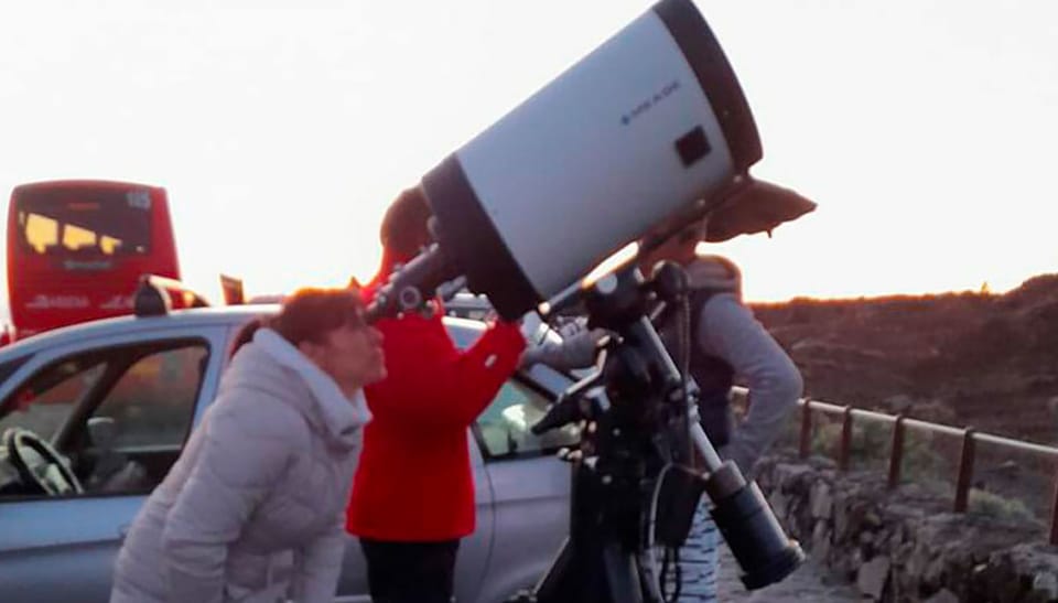 Tenerife: Sunset Night Tour and Stargazing at Teide + Dinner - Sunset in Teide National Park: The 45-Minute Photo Stop That Sets the Tone