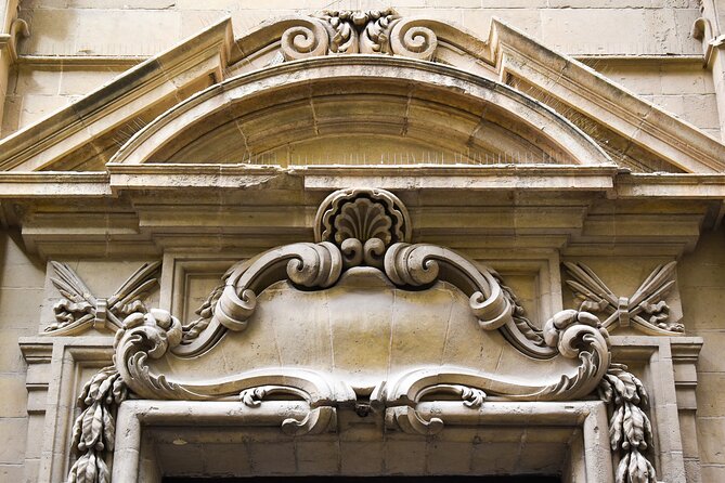 The Grand Tour of Valletta - Meeting at Triton Fountain: easy start, clear handoff