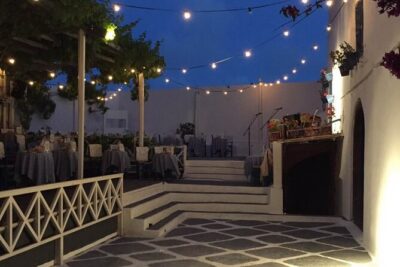 The Greek Wedding Show - Santorini - The show flow: from a 1940s-style home to the courtyard
