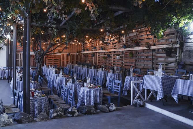 The Greek Wedding Show - Santorini - OPA! Plate smashing: the moment that steals the night