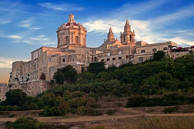 The Malta Experience Private Tour - Discover Malta - A one-day sampler of Malta’s coasts and old towns