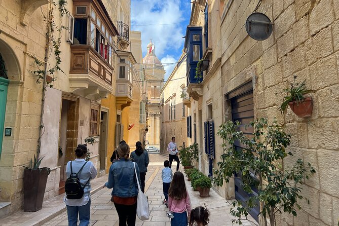 Three cities walking tour incl. entrance to Inquisitor's palace - Key things that make this tour work