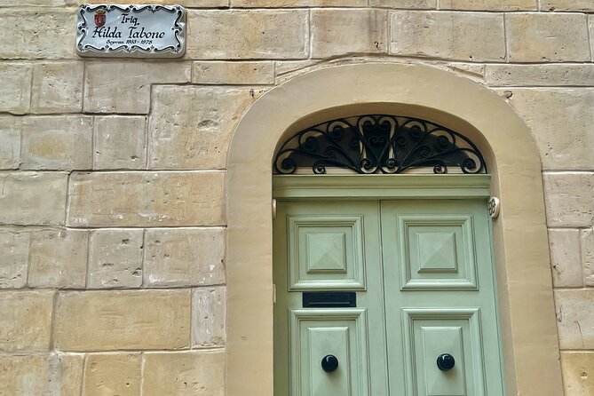 Three cities walking tour incl. entrance to Inquisitor's palace - St. Lawrence, Auberge d’Angleterre, and the street-level feel of Knights-era Birgu
