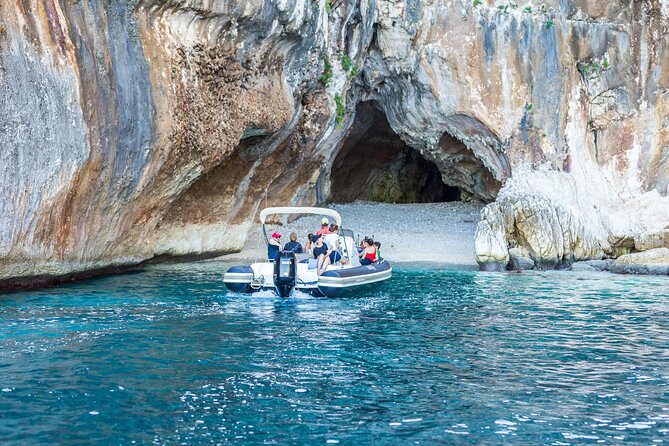 Tour along the coast of Baunei: a unique experience - The full-day itinerary: what happens at each stop