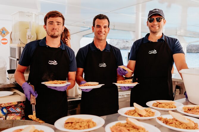 Tour of the beaches of southern Menorca with paella included - The cove-view cruising: remote coves plus Macarella and Macarelleta