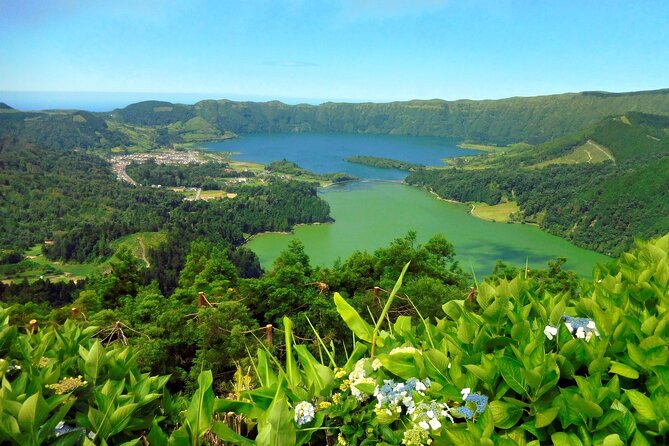 Tour to Sete Cidades, Lagoa do Fogo and Furnas - Stop 3: Furnas lagoon vibes, the chapel, and Cozido country