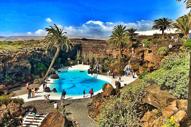 Tour to Timanfaya, Jameos del Agua, Cueva de los Verdes and viewpoint from the cliff - Your 9-Hour Lanzarote Plan: How the Day Flows