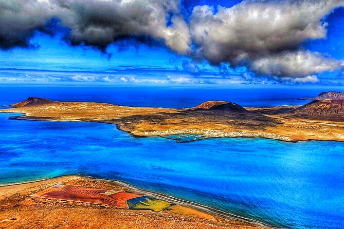 Tour to Timanfaya, Jameos del Agua, Cueva de los Verdes and viewpoint from the cliff - Jameos del Agua: César Manrique’s Art Hiding in Lava