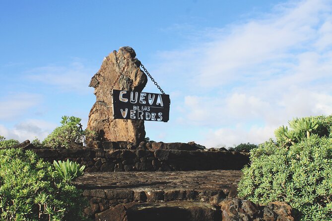 Tour to Timanfaya, Jameos del Agua, Cueva de los Verdes and viewpoint from the cliff - Timanfaya National Park: The Fire Mountains in About One Hour