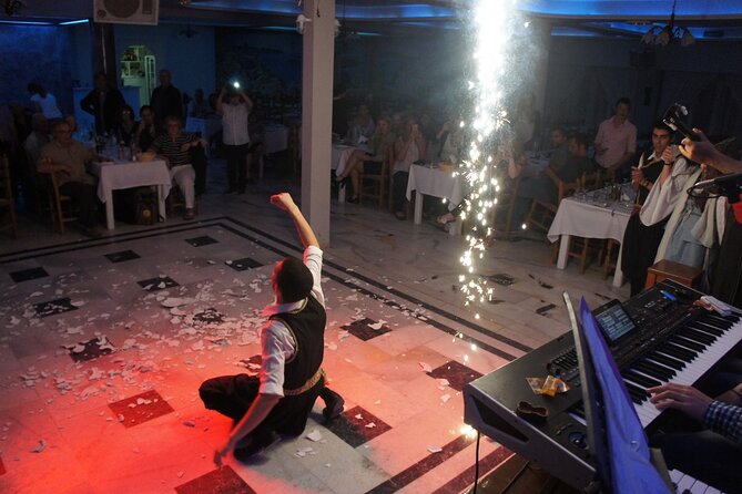 Traditional Greek Night live Music & Dinner Show in Santorini - Buffet + Unlimited Drinks: Where the Value Shows