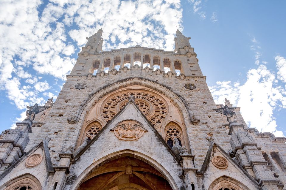 Tramuntana Panorama Tour - Soller, Deiá, Valldemossa - The kind of modernist you can actually enjoy in Sóller