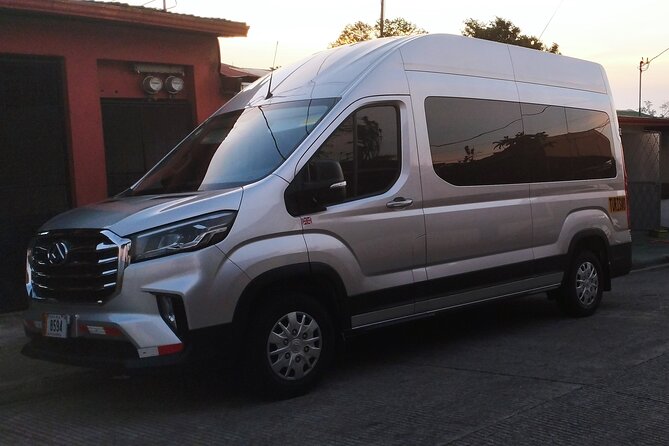 Transportation from La Fortuna to Tamarindo Beach - Cañas meal break: easy pause, but the food is on you