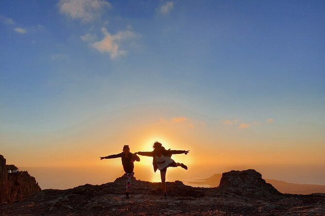 Trekking in the Volcanoes Natural Park in a small group - Timanfaya volcanoes trekking: why this 3–4 hour walk works
