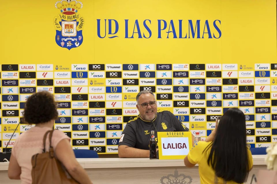UD Las Palmas Gran Canaria Stadium Guided Tour - Best for families, football fans, and non-spanish speakers