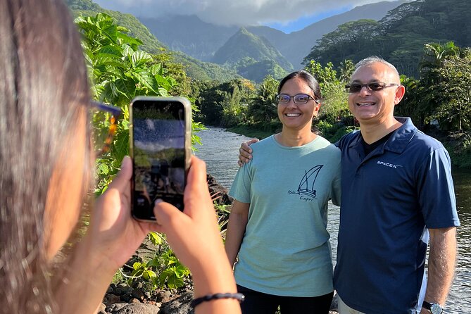Unique Tahiti Tour - personalised, small group east coast tour - Papeete first: politics at the Palace, market atmosphere, and local artist work