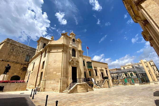Valletta Private Walking Tour - The walk through squares and palaces: St George Square and Palazzo Parisio
