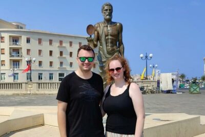 Vegan Street Food Tour - Piazza Pancali to the Ortigia street market: smells, sounds, and terracotta