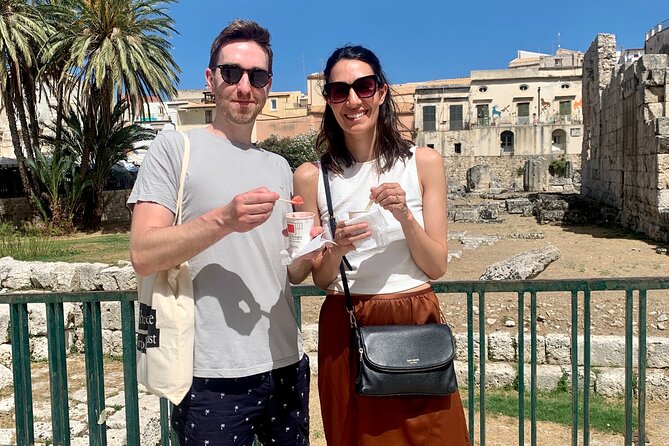 Vegan Street Food Tour - Piazza Duomo and the Baroque edge of Ortigia