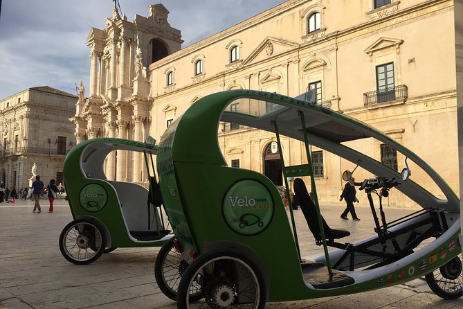 Velobike tour ecologico guidato con soste per visitare i monument - Stop 2: the Duomo visit and what to expect (admission not included)