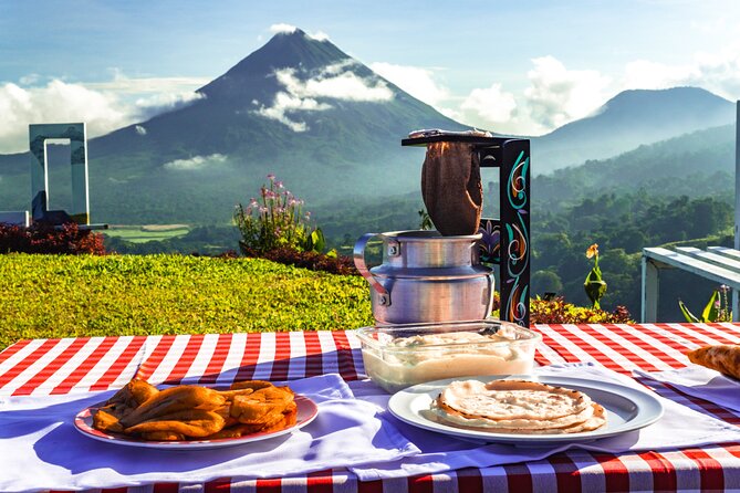 Views Of heaven, peasant afternoons Volcano & Lake - Weather: how it affects your odds of seeing Arenal from the trail
