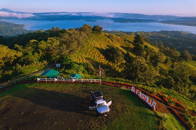 Views Of heaven, peasant afternoons Volcano & Lake - Wildlife-spotting focus: monkeys, birds, and reptiles (plus peccary possibilities)