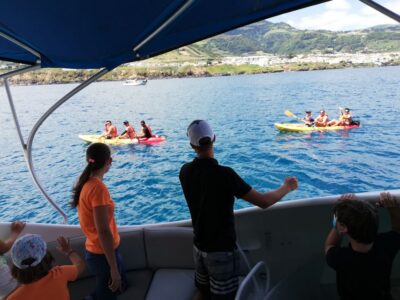 Vila Franca do Campo: Kayak Rental - Getting ready at OceanEye Azores in Vila Franca do Campo Marina