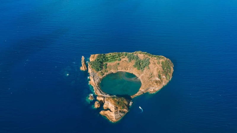 Vila Franca Islet: Inside Guided Natural Reserve Geo Tour - Meeting at the Marina and Getting Oriented Fast