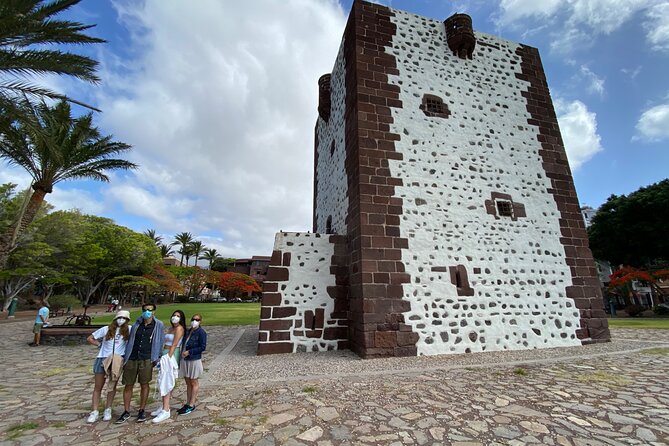 VIP tour of La Gomera from Tenerife - Garajonay National Park and La Laguna Grande: laurel forest time plus the gomero whistle