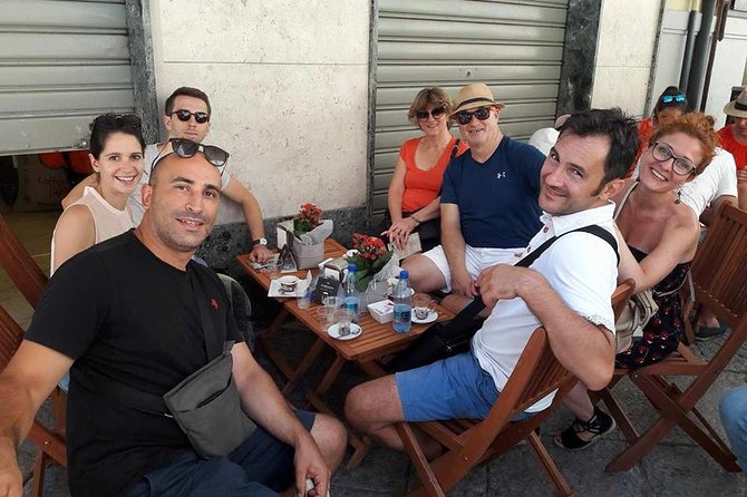 Walking Tour and street food Tour Palermo / History and Food - Meet at Quattro Canti: how the walk starts and keeps you moving