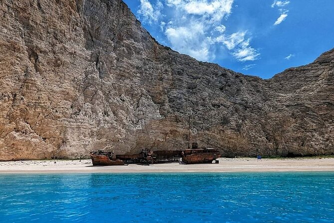 Zakynthos Blue Caves and Navagio bay - Navagio Bay and the Shipwreck Beach photo stop: how it really works