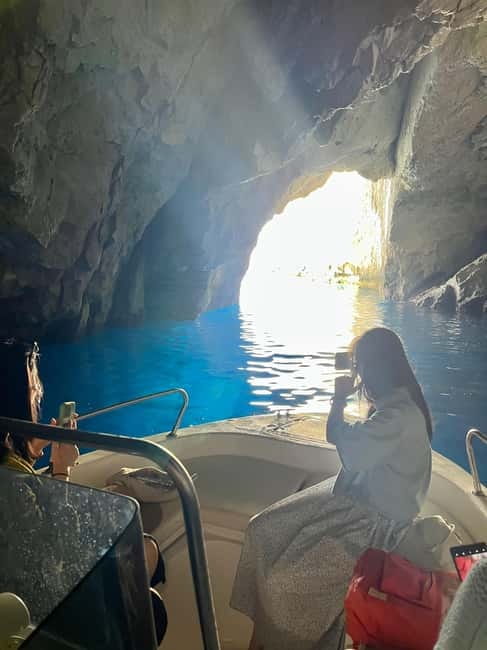 Zakynthos: Private Shipwreck & Blue Caves Tour by Land & Sea - Local Tastes, Photos, and the Guide Energy That Makes It Feel Personal